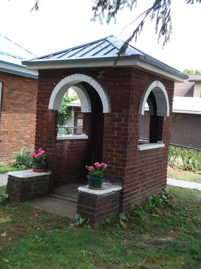 Fox Castle Bed & Breakfast Connellsville