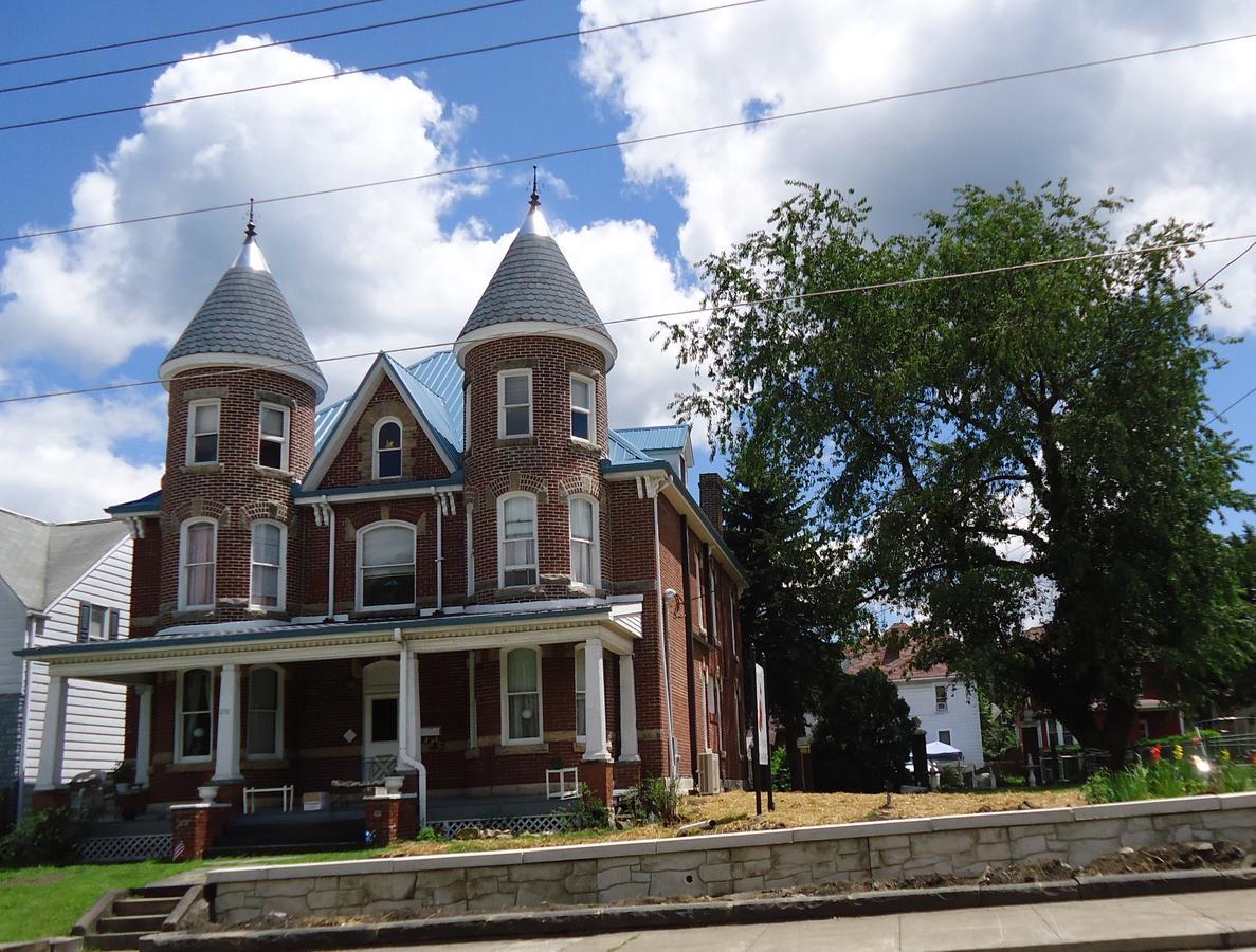 Bed & Breakfast Fox Castle Connellsville
