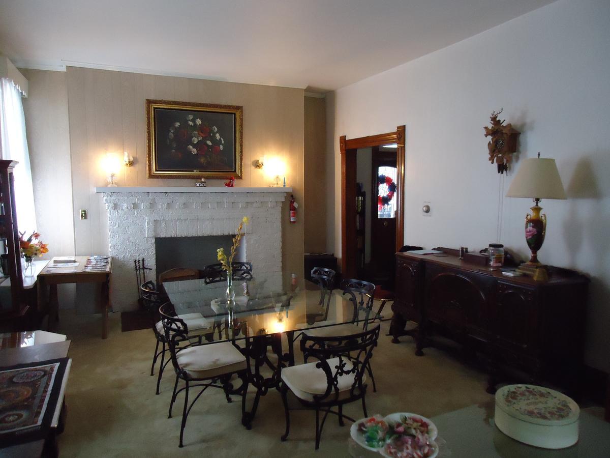 Fox Castle 2* Connellsville